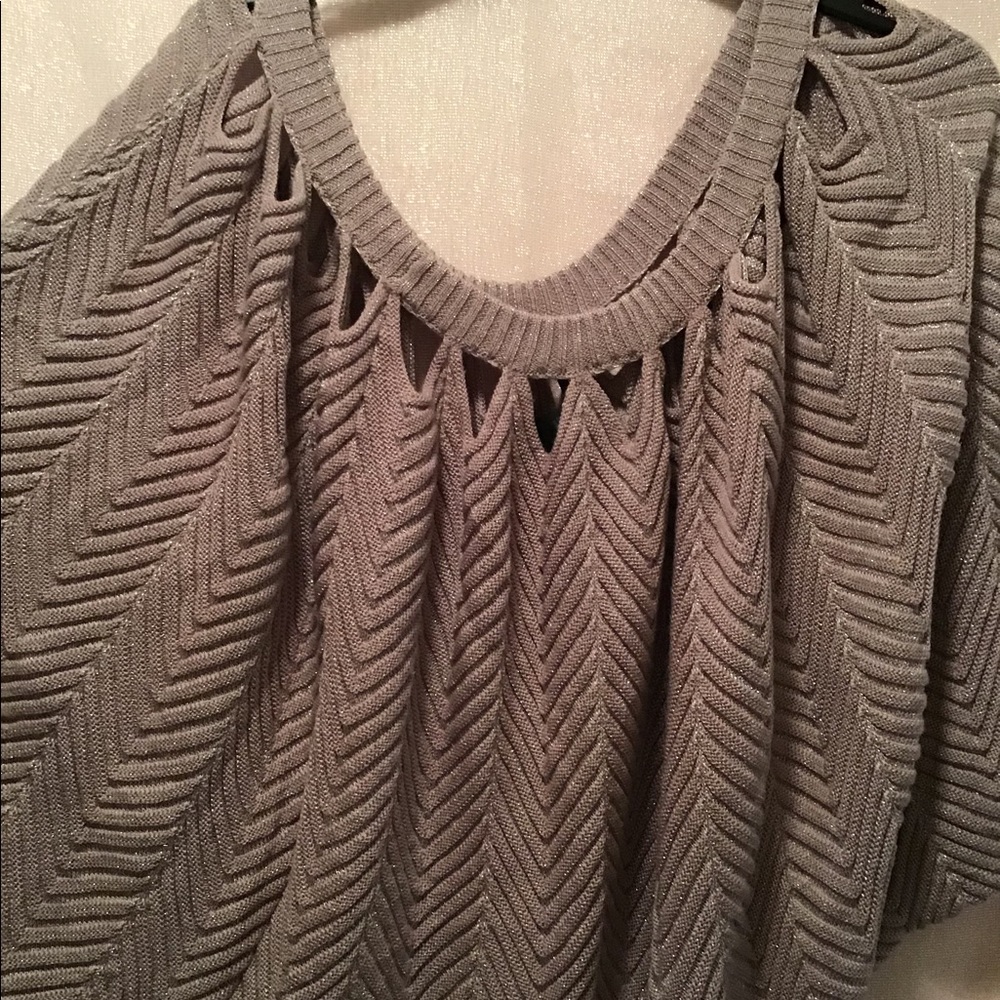 Sweater - Picture 3 of 3